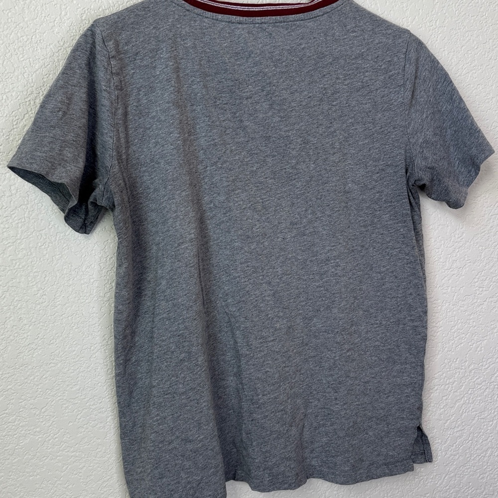 Old Navy Short Sleeve T Shirt Gray and Maroon Red size Medium - Picture 7 of 8